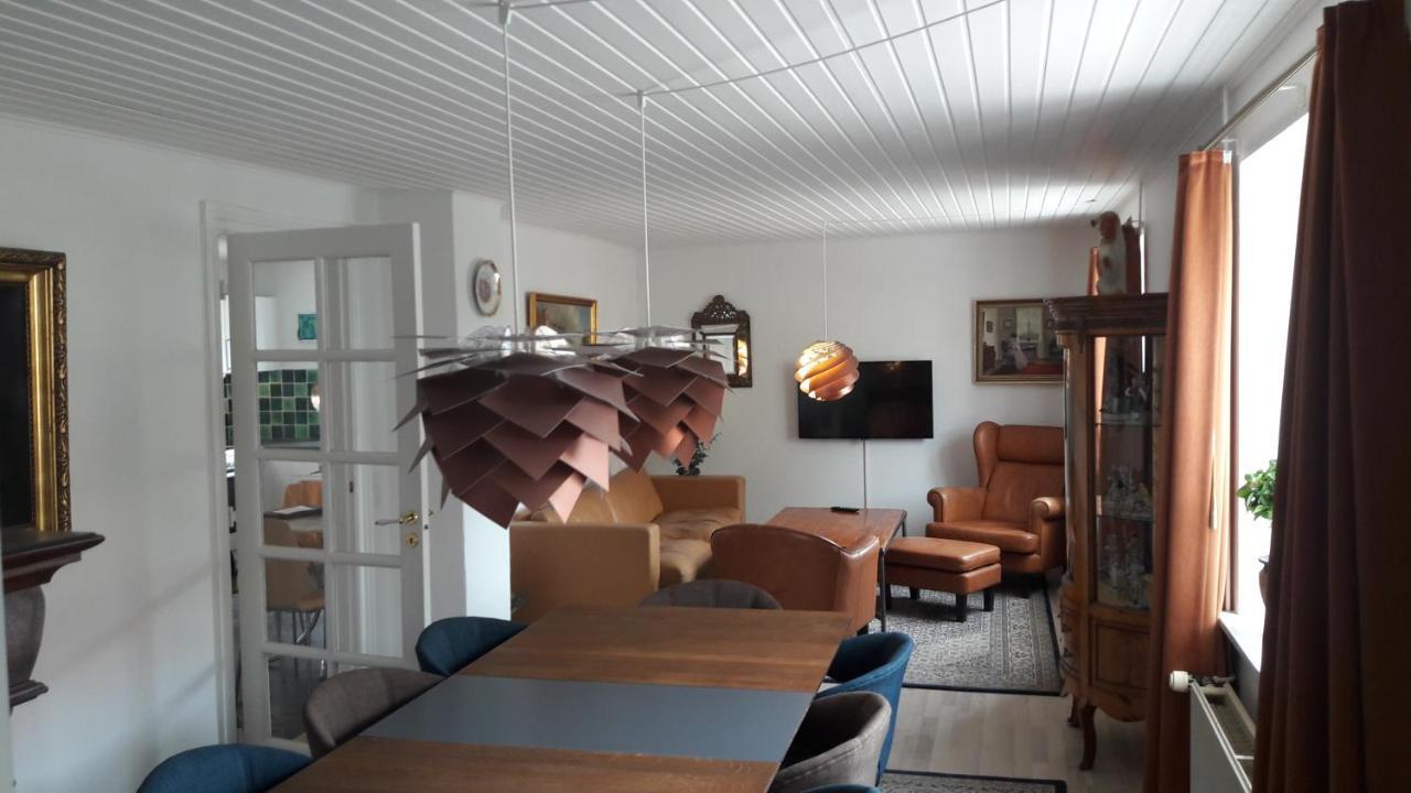 140m2 In *